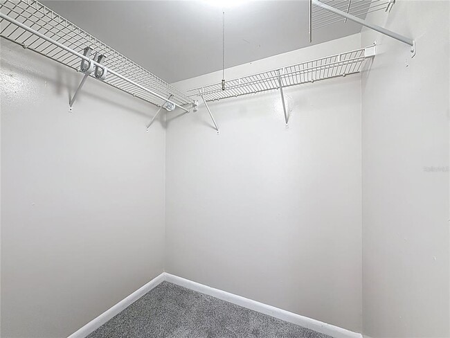 Building Photo - 890 N Village Dr