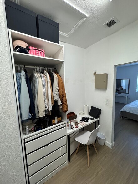 MASTER WALKING CLOSET - 8880 NW 102nd Pl