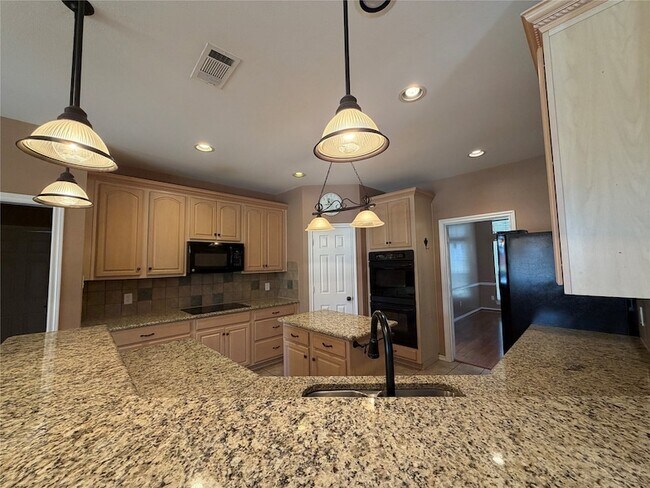 Building Photo - 2610 Jakes Ct