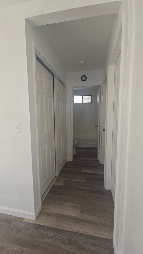 Building Photo - updatd 2 BR apartment home.