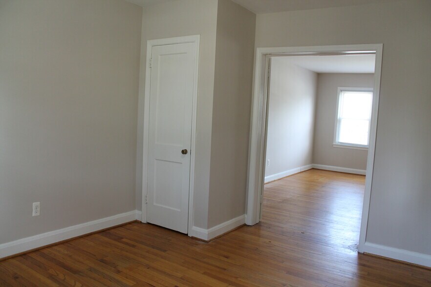Building Photo - 8164 Loch Raven Blvd