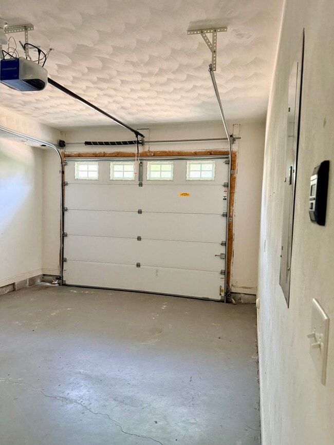 Building Photo - Gorgeous 3 story, 3 bed home in Ocean Park!