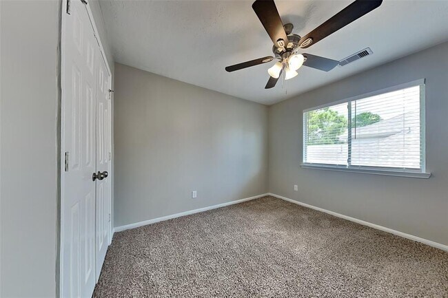 Building Photo - 17003 Fairway Glen Ln