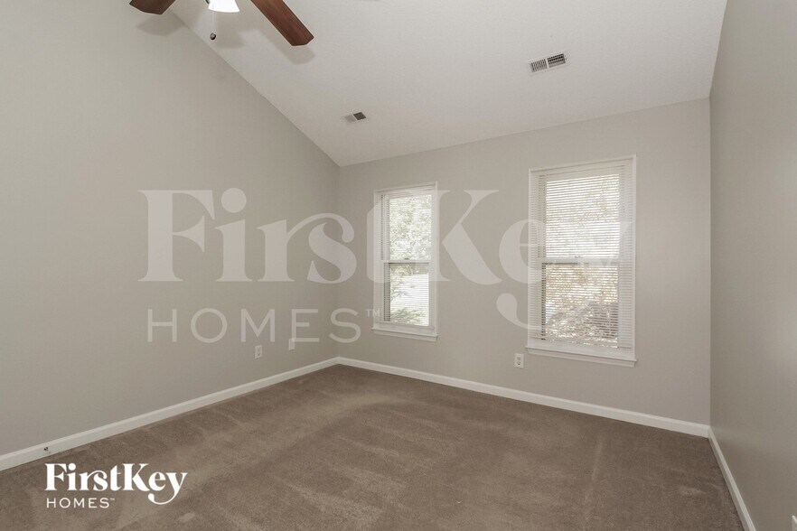 Building Photo - 7906 Trotter Rd