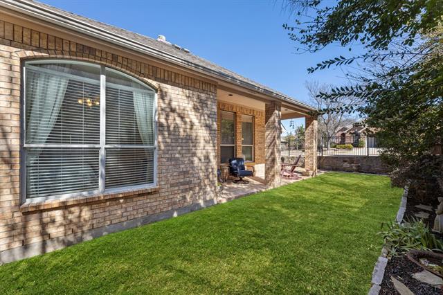 Building Photo - 1312 Quaker Dr