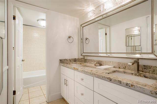 Building Photo - 1365 Columbine St