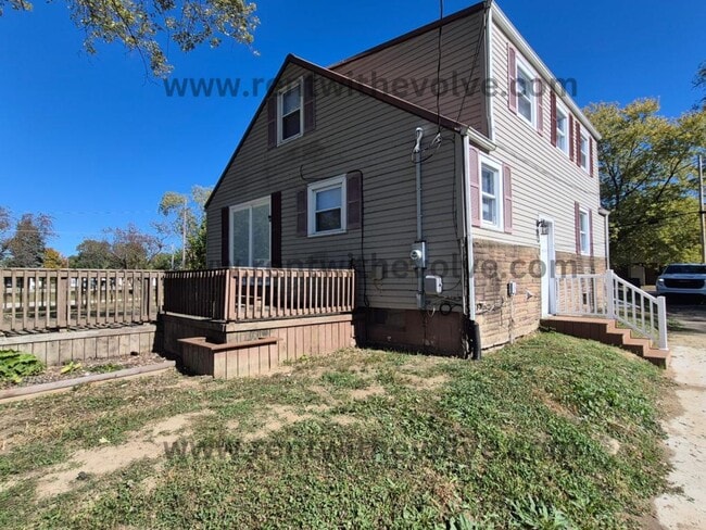 Building Photo - 3425 S Dayton Ave