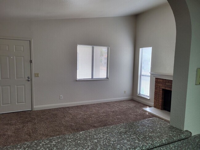 Building Photo - 1412 Bass Dr