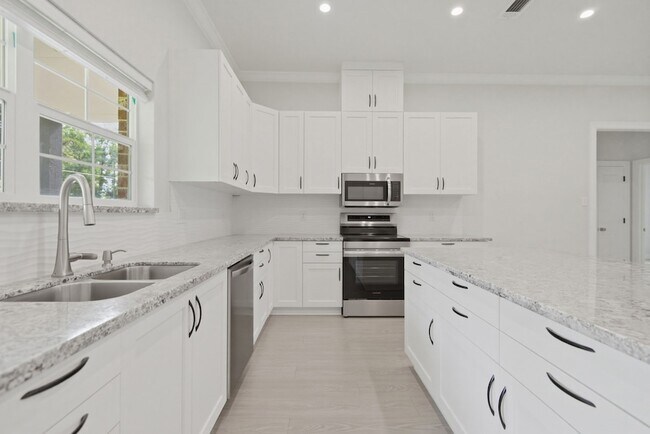 Building Photo - 3418 Shadowcrest Ln