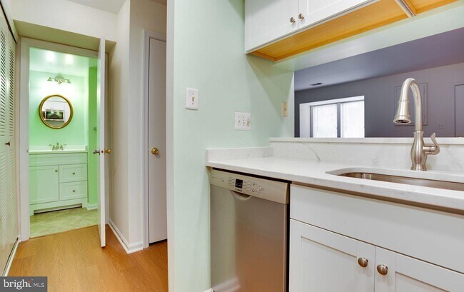 Building Photo - 14376 Havener House Ct