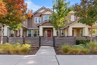 Building Photo - Modern 3 Bedroom 2 Bath Downtown Livermore