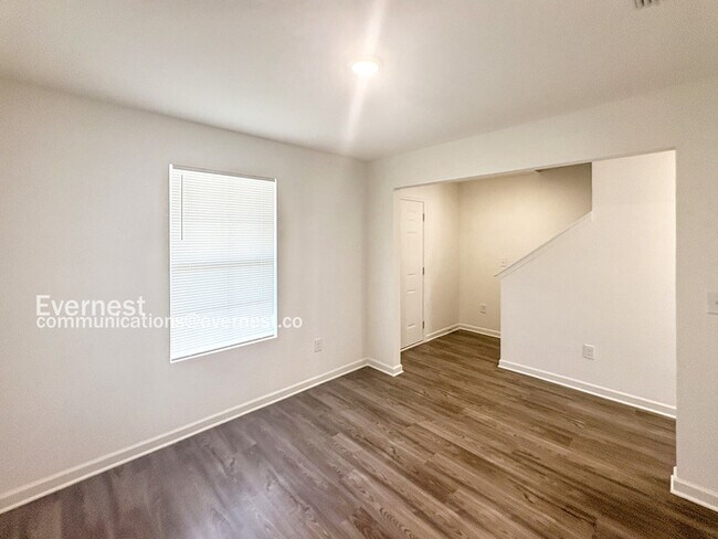 Building Photo - 107 Douglas Fir Dr