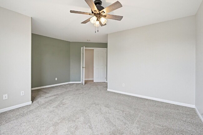 Building Photo - Welcome to this well-maintained 4-bedroom home in the heart of Thornton!