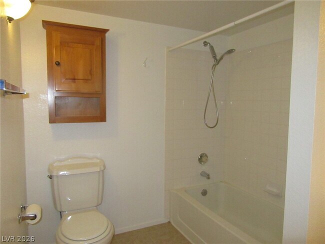 Building Photo - 8101 W Flamingo Rd