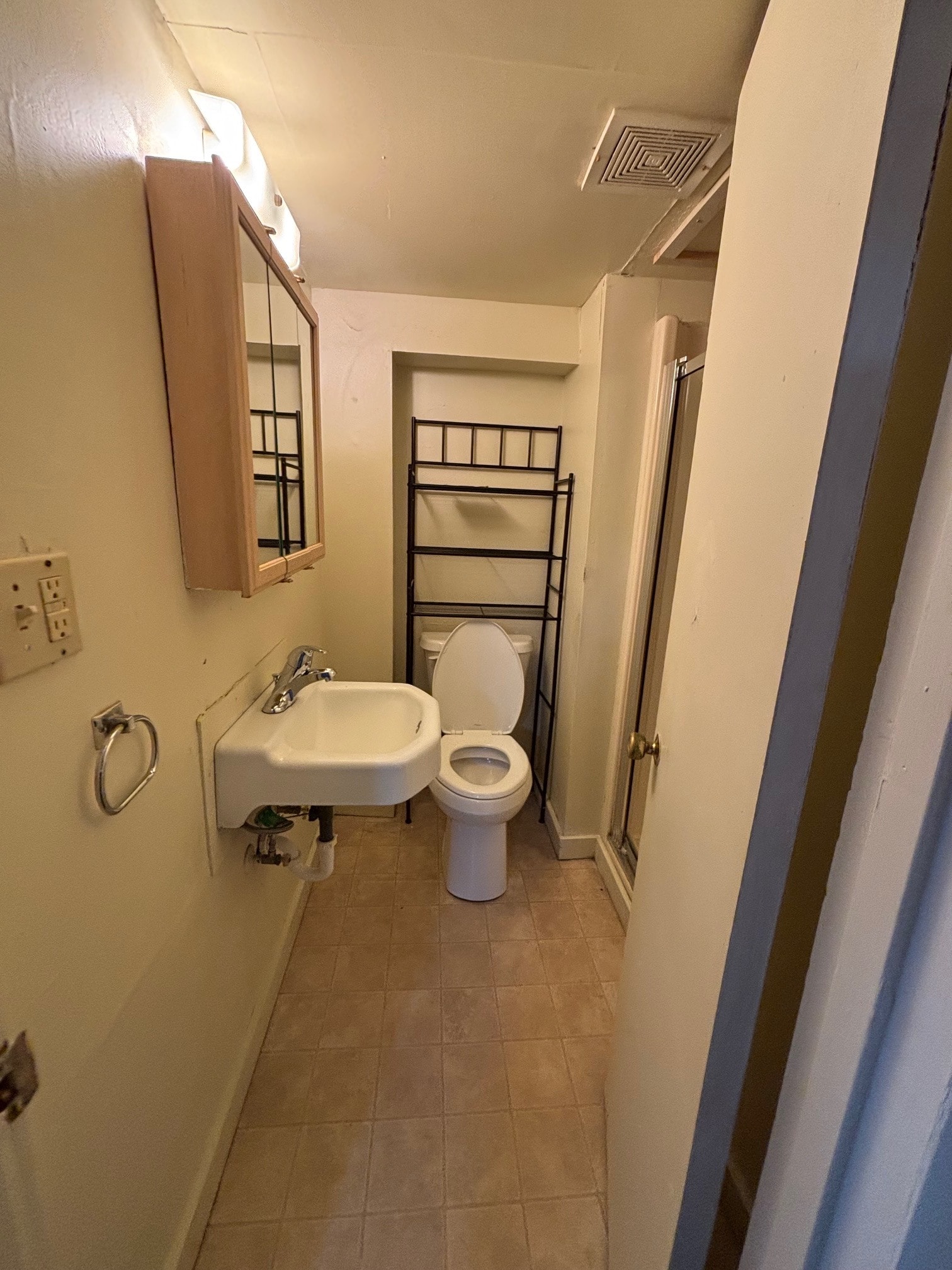 Building Photo - 190 Church St