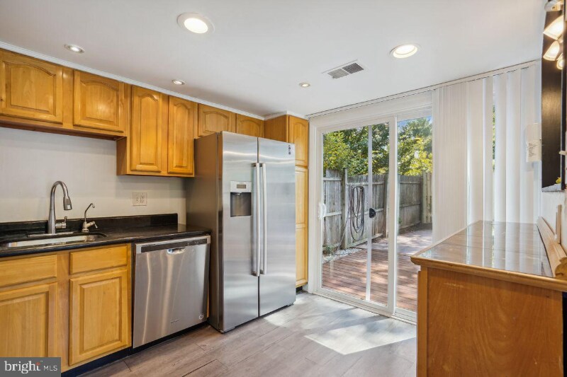 Building Photo - 1009 Saber Ln