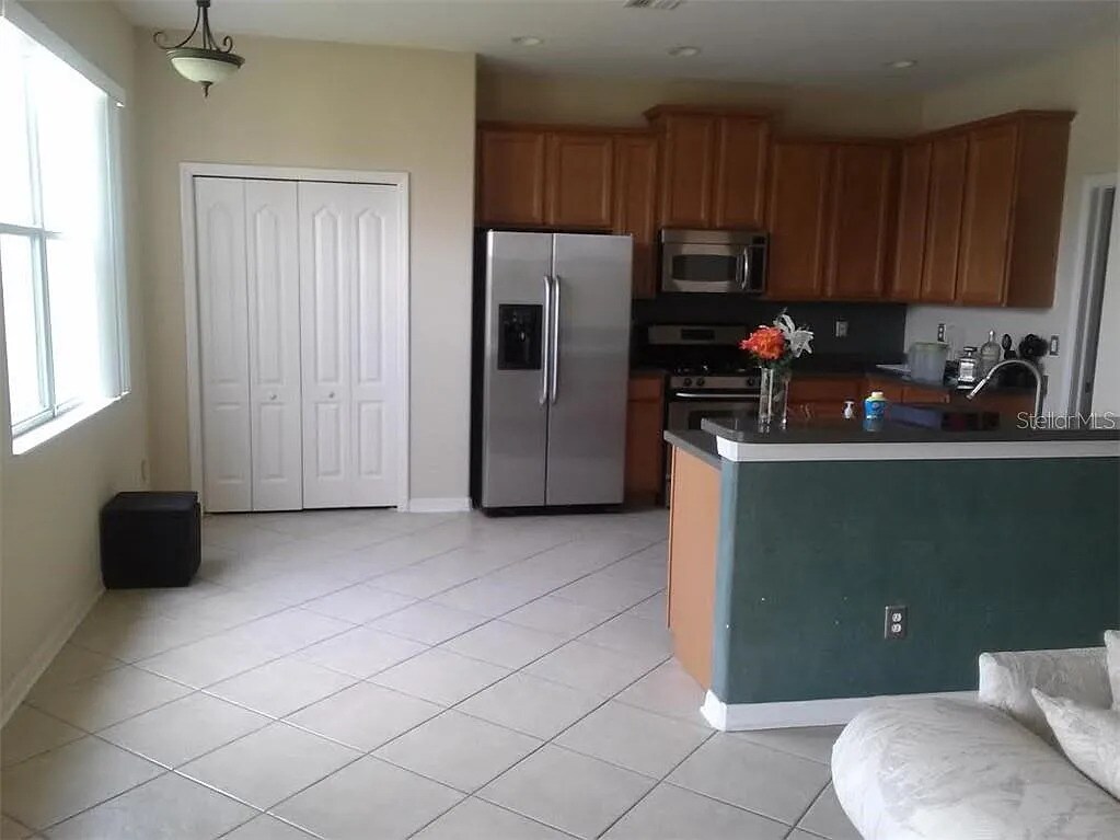 Building Photo - 15117 Searobbin Dr