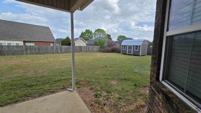 Building Photo - 103 Clarissa Dr