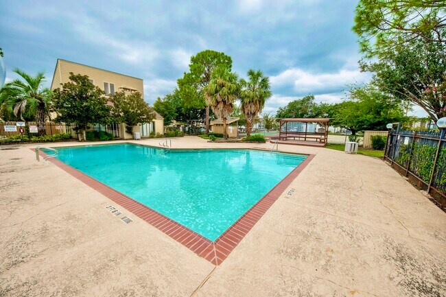 Building Photo - 9317 Pagewood Ln