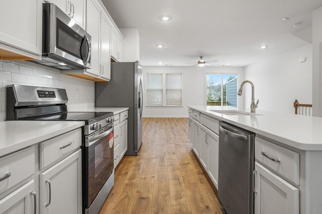 Building Photo - 464 Blair Rd