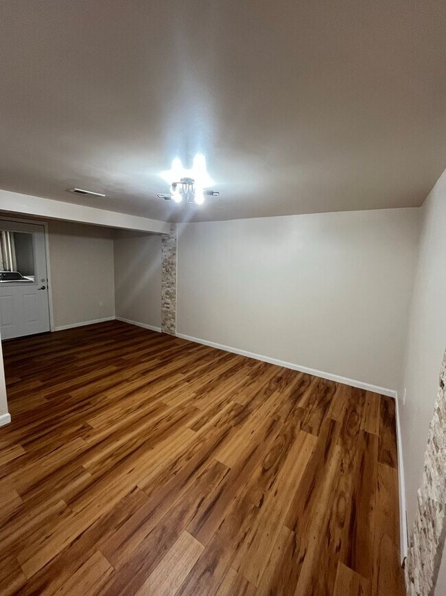 Building Photo - 5090 Silver Bow Dr