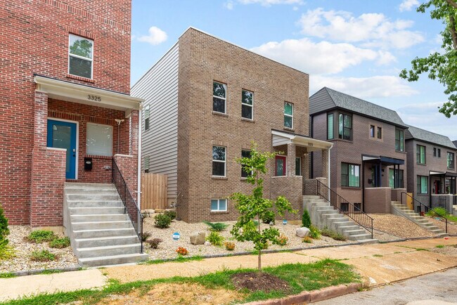 Building Photo - 3323 Vista Ave