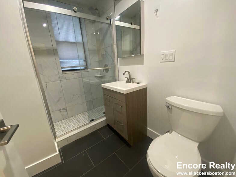 Building Photo - 19 Peterborough St