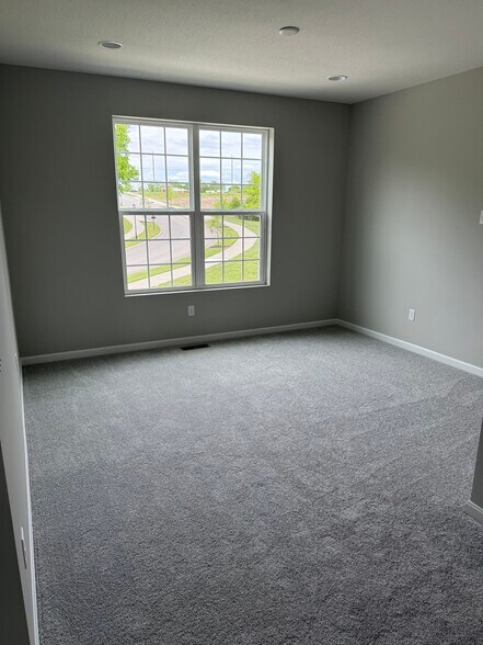 Building Photo - 5694 Ohio Trl