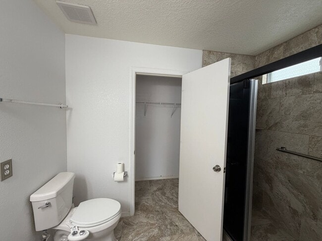 Building Photo - 3 Bedroom Single Story Home Available Near Dennis Chavez Blvd SW & 98th St SW!