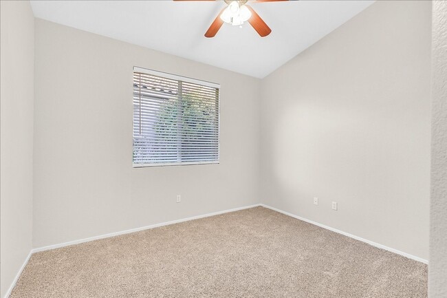 Building Photo - 3 Bedroom, Single Story Home in Seven Hills