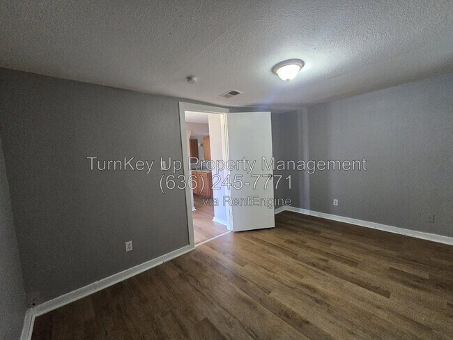 Building Photo - 4005 S Grand Blvd