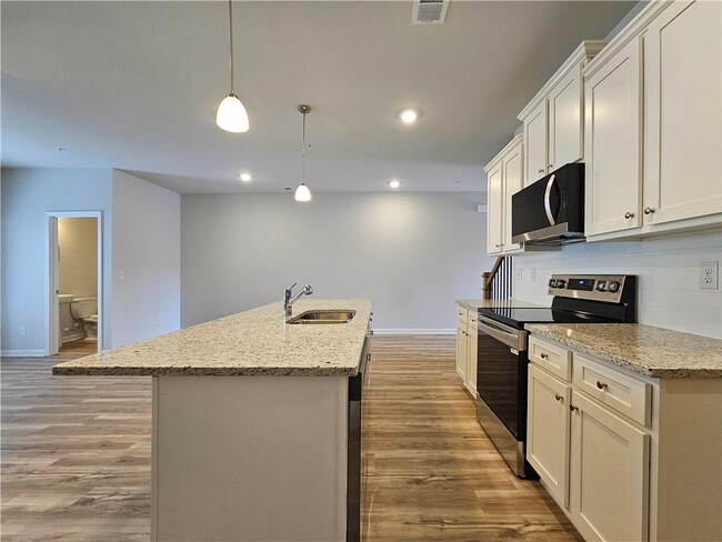 Building Photo - 334 Lanier Cir