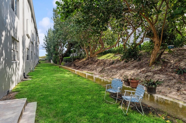 Building Photo - 2565 S Ocean Blvd