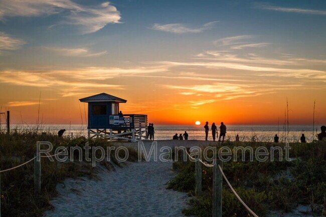 Building Photo - 2137 Date Palm Way