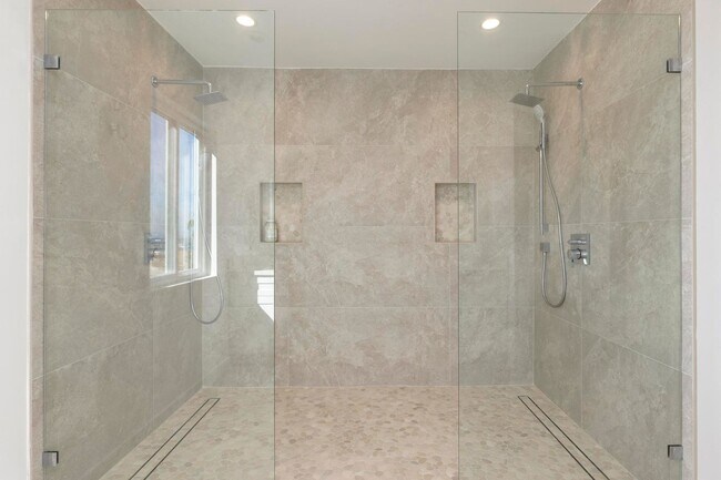 Building Photo - **3900 Paseo De Las Tortugas Torrance** Spacious 4 bedroom 3 bath with beautiful view!