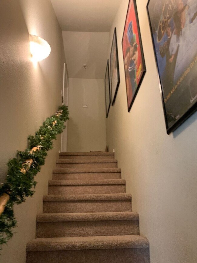 Building Photo - Beautiful Star home | 3 bedrooms 2 bathrooms