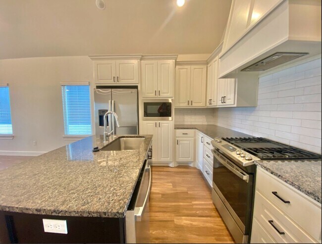 Building Photo - Now PRE- LEASING for a July move in - $300 off first month's rent.