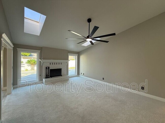 Building Photo - 1351 Aksland Dr