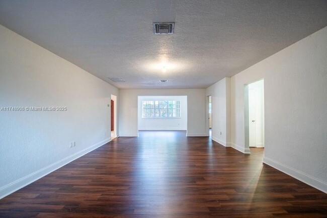 Building Photo - 1507 N 58th Ave