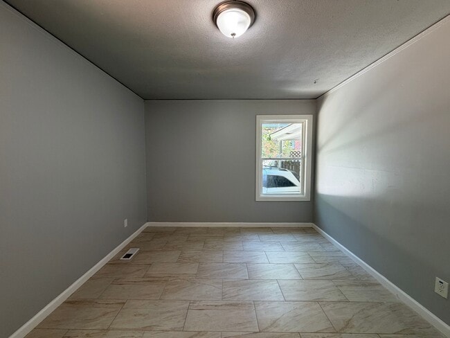 Building Photo - 2157 Nelms Dr SW