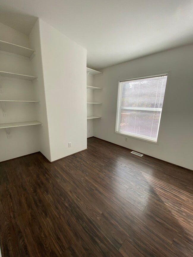 Building Photo - 3 Bedroom 2 bath Home in White Salmon