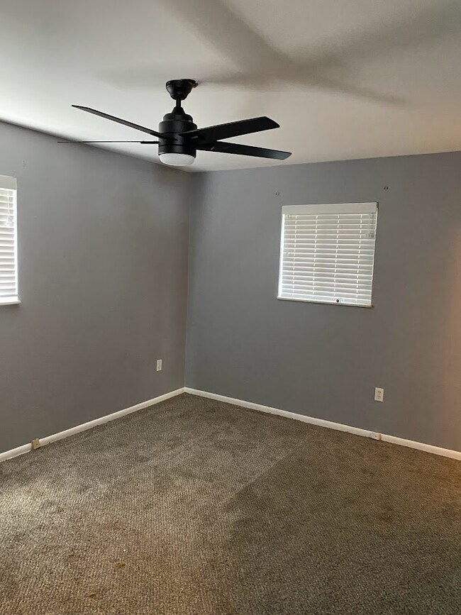 Building Photo - 3112-3114 Honeycutt Cir