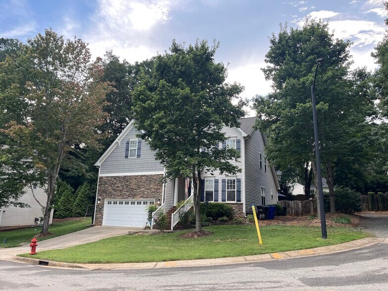 Primary Photo - 105 Hay Sedge Ct