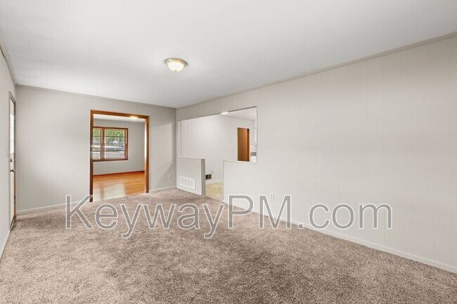Building Photo - 3301 Westmont Dr