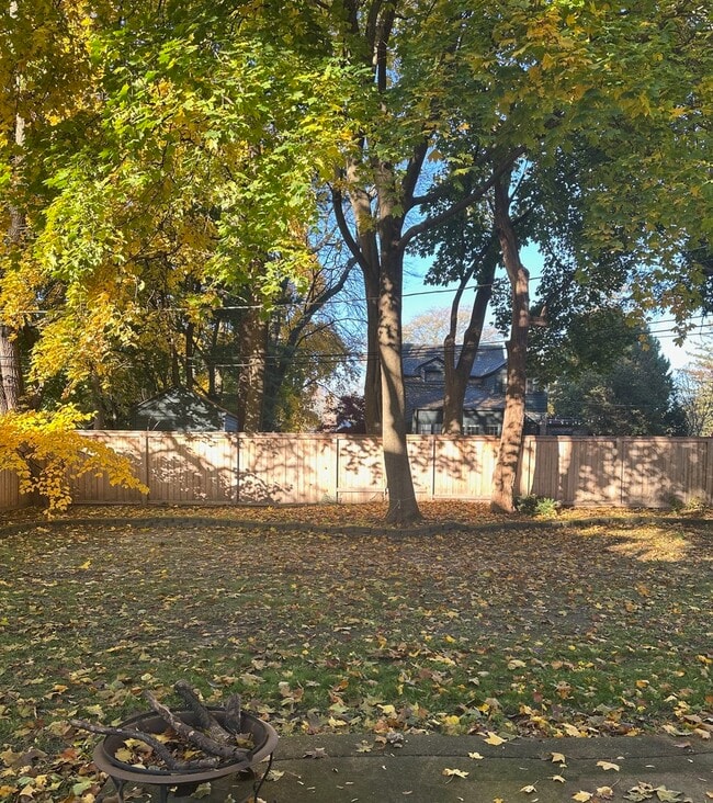 Building Photo - 938 Hemlock St