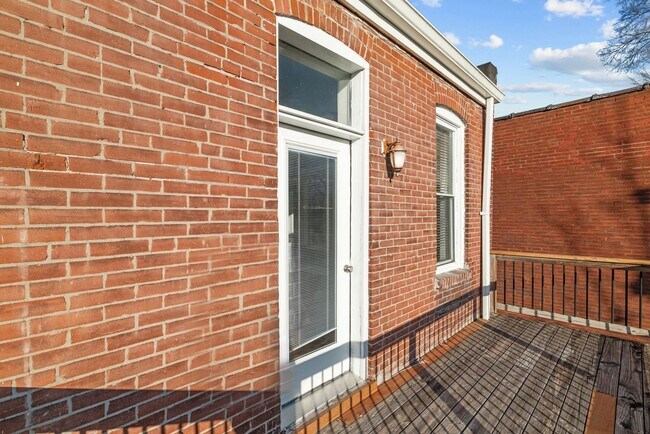 Building Photo - *MOVE IN SPECIAL* High end, 3 bedroom single family home in The Grove!