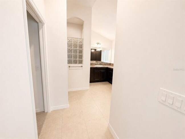 Building Photo - 3942 Zenith Lp