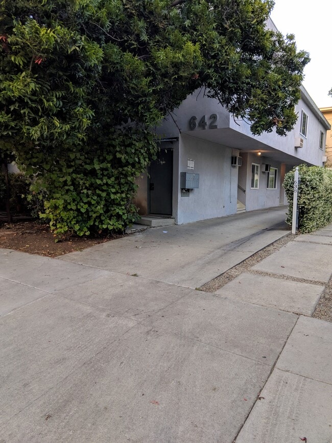 Building Photo - 642 Huntley Dr