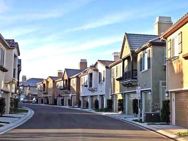 Building Photo - 28440 Mirabelle Ln
