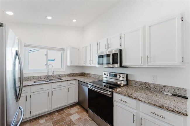 Building Photo - 3033 S Horizon Pl